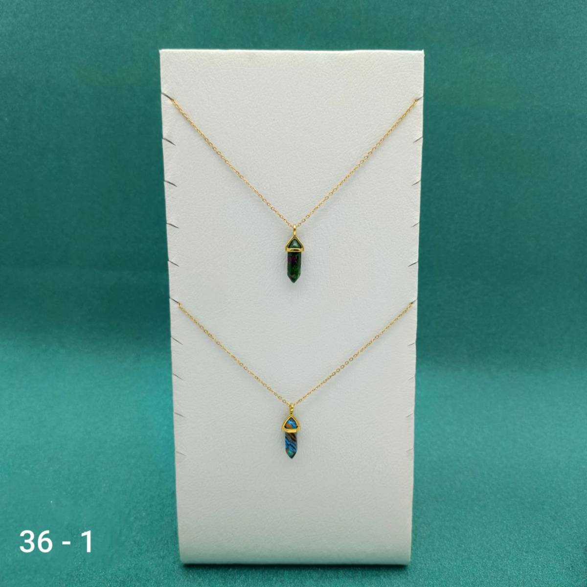 EXHIBIDOR N°36