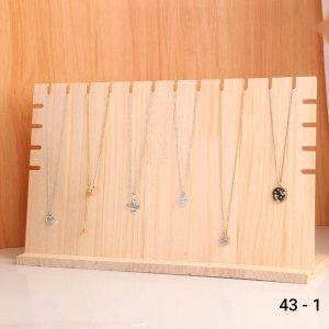 EXHIBIDOR N°43