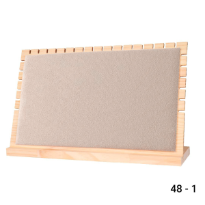 EXHIBIDOR N°48